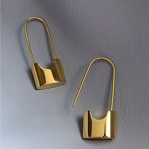Affordable Fashion Finds Gold Padlock Drop Earrings